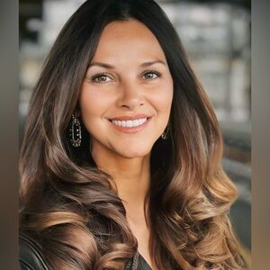 Meet your Posher, Stacy